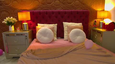 moonligt_iris online show from April 2, 4:54 am