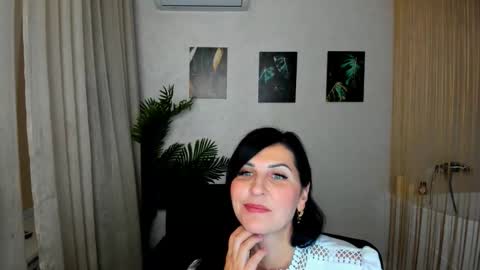 Ask me  online show from November 20, 4:24 am