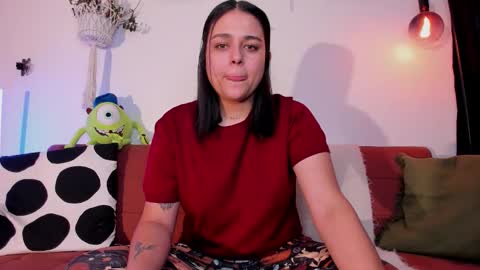 Laura online show from February 19, 9:57 pm