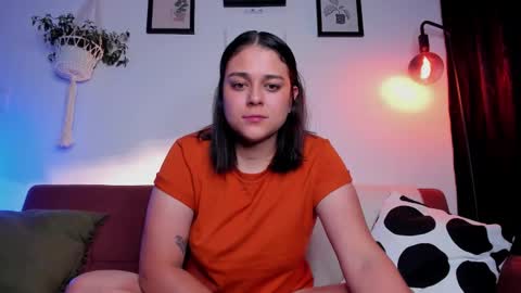 Laura online show from November 20, 11:17 pm