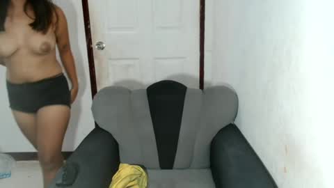 ms_yang online show from July 1, 9:42 am