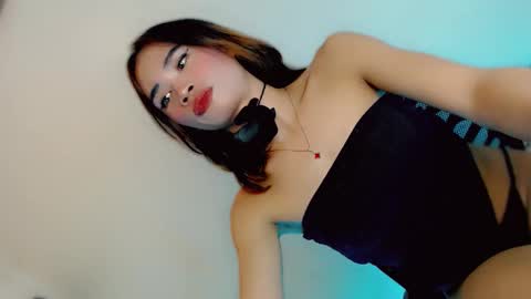 mscherry_ online show from June 10, 12:04 pm