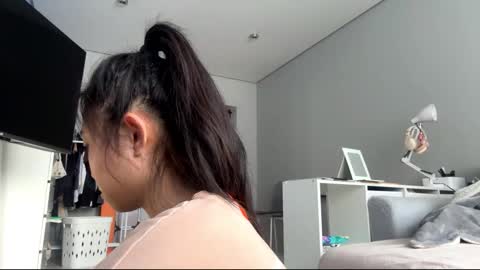 Mia online show from February 2, 4:22 am