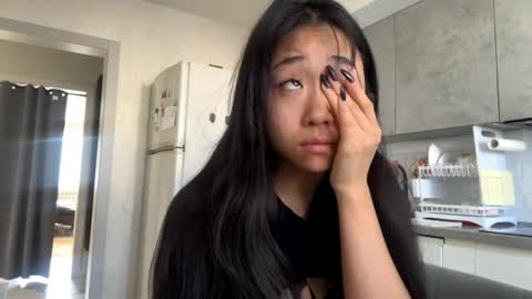 Mia online show from April 7, 10:12 pm