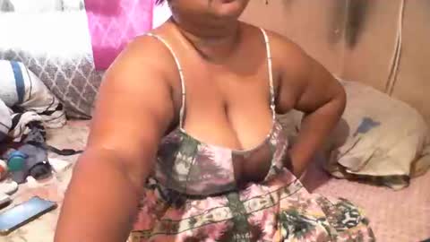 Snapshot of munniegalz1 chatting on March 1, 4:26 am your angel online show from March 1, 4:26 am