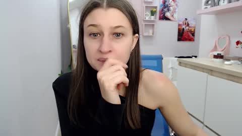 Snapshot of muriel_elvin chatting on October 1, 10:20 am muriel_elvin online show from October 1, 10:20 am