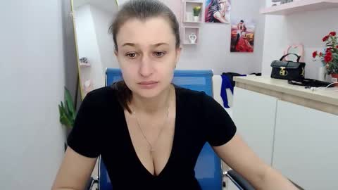 Snapshot of muriel_elvin chatting on October 20, 8:17 am muriel_elvin online show from October 20, 8:17 am