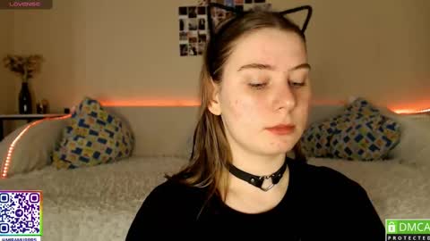 Snapshot of murrrworren chatting on February 25, 5:52 am Mira online show from February 25, 5:52 am