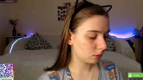 Snapshot of murrrworren chatting on February 19, 3:28 am Mira online show from February 19, 3:28 am