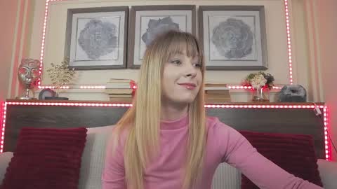 Luna  online show from March 29, 7:24 pm