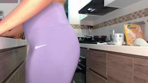 VALENTINA Luna  online show from March 12, 12:10 am