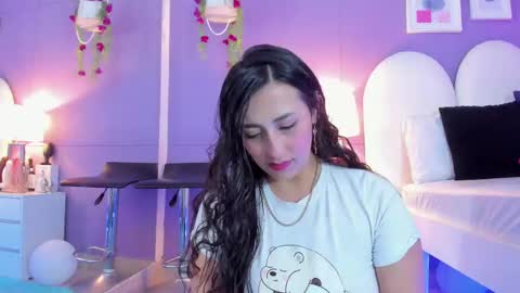 Snapshot of my_aleja_ chatting on October 6, 12:33 pm my_aleja_ online show from October 6, 12:33 pm