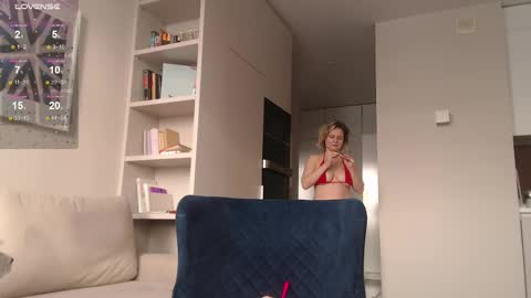 Hannah  welcome  online show from February 16, 8:21 am