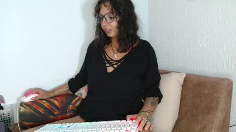 myamillor online show from April 13, 11:16 pm