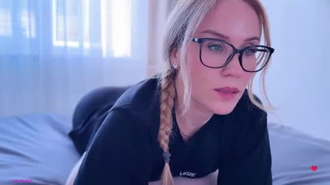 Mya-be Yours P online show from October 9, 4:00 pm