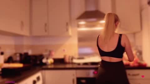 Mya-be Yours P online show from October 15, 7:05 pm