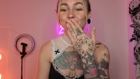 mysterious_twist online show from April 3, 5:00 pm