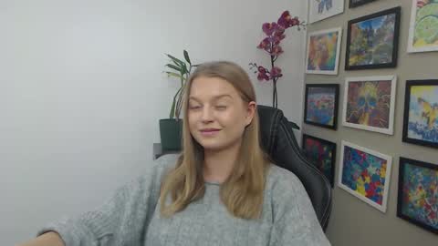 Erica online show from March 17, 1:48 pm