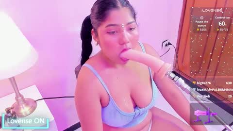 Snapshot of mysticlatina chatting on October 4, 12:22 pm mysti online show from October 4, 12:22 pm