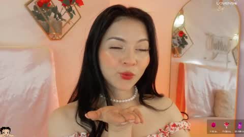 naamah_b online show from September 23, 3:21 pm