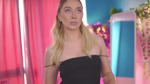 Nadia online show from February 20, 6:26 am