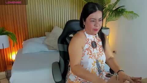 N A H I A online show from November 12, 12:25 pm