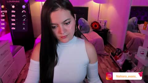 NAHIARA EVANS online show from February 22, 6:47 am