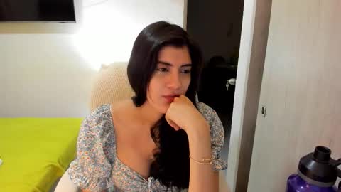 Snapshot of nahomi2021 chatting on October 12, 10:45 pm independent model online show from October 12, 10:45 pm