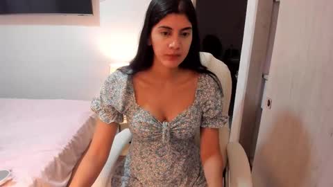 Snapshot of nahomi2021 chatting on October 5, 1:43 am independent model online show from October 5, 1:43 am
