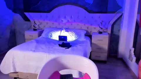 Nahomi online show from February 14, 4:37 am