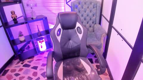 Nahomi online show from November 12, 6:55 am