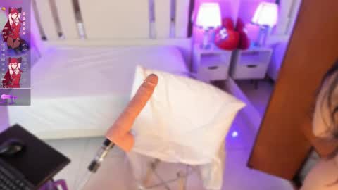 Nahomy Roberts online show from October 12, 1:13 pm