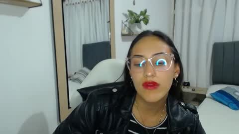 Snapshot of naia_stant chatting on December 17, 4:01 am Naia online show from December 17, 4:01 am