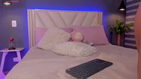 Naisha Ford online show from March 13, 4:25 am