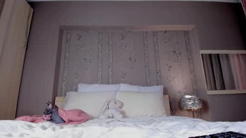 Snapshot of nakedjewel chatting on October 18, 9:05 pm nakedjewel online show from October 18, 9:05 pm