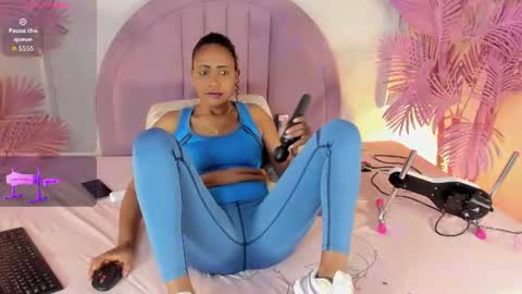 nalapalmer online show from July 28, 7:04 pm