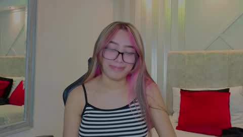 nami_sweet_ online show from October 4, 3:56 am