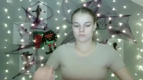 Nana online show from October 2, 8:08 am