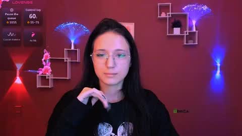 naomi_fox__ online show from May 1, 8:23 pm