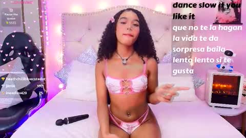 Snapshot of naomi_star8 chatting on October 11, 11:29 pm naomi_star8 online show from October 11, 11:29 pm