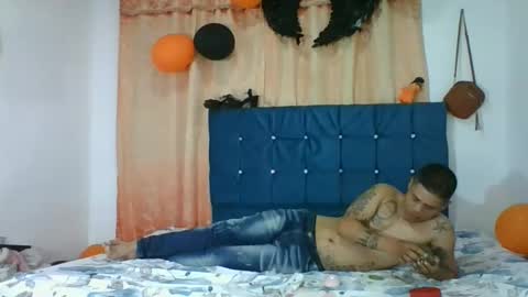 Mia online show from October 12, 2:03 am