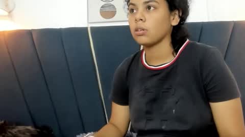 naomi_x0 online show from December 20, 5:28 pm