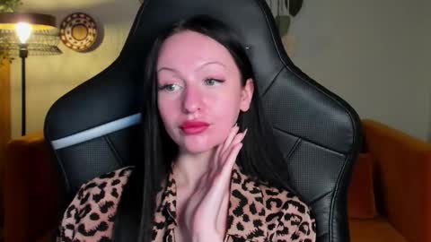 Naomi online show from December 5, 7:41 am