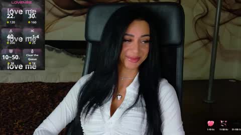 Snapshot of naomiscarlett chatting on September 17, 7:28 am NaomiScarlett online show from September 17, 7:28 am