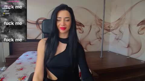 Snapshot of naomiscarlett chatting on January 10, 8:07 am NaomiScarlett online show from January 10, 8:07 am