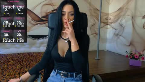 Snapshot of naomiscarlett chatting on March 8, 8:40 am NaomiScarlett online show from March 8, 8:40 am