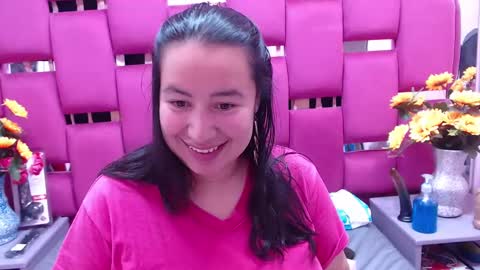 Snapshot of naomyprinces_ chatting on December 30, 1:25 pm Bulma Heidi online show from December 30, 1:25 pm