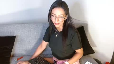 nathalia online show from February 5, 2:19 am