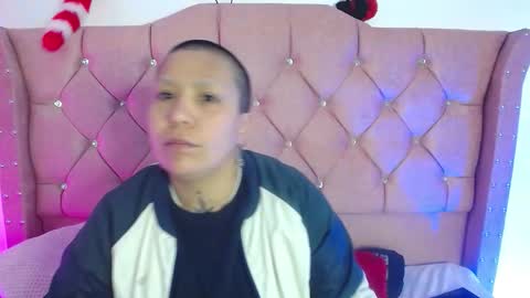 nat_evans8 online show from March 22, 9:37 am