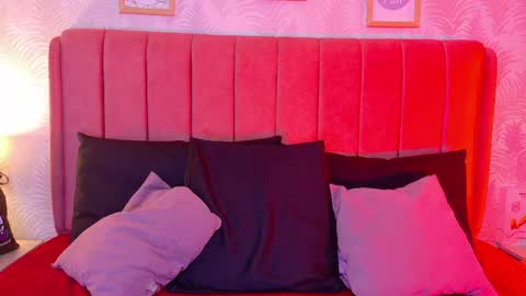 Natacha black online show from April 14, 9:48 pm